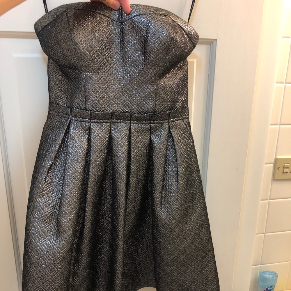 Guess Women’s Silver Strapless Party Dress